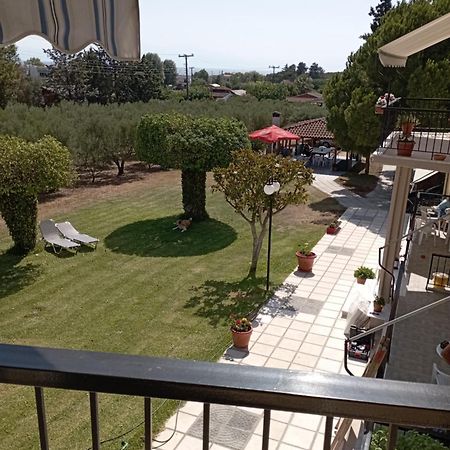 Olive Mare Holidays Nea Iraklia Exterior photo