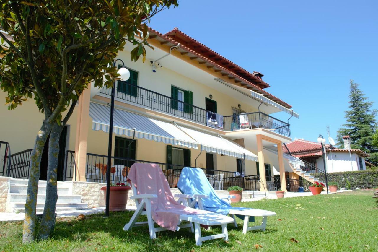 Olive Mare Holidays Nea Iraklia Exterior photo